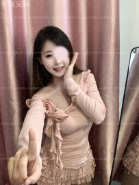 暑期兼職的學生妹妹，賺學費