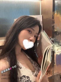 美女外語老師，課餘時間兼職