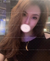 美麗的單親媽媽，之前當過舞蹈老師