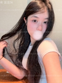 護理系學生，暑期兼職    溫溫：156/44/C/22歲