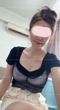 在旗下妹妹的推薦下到我這邊，貼補家用