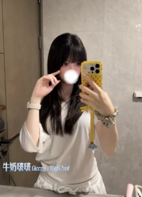 #台中 小雨：158/43/C+20歲 在讀學生妹，身材很好，皮膚白皙透