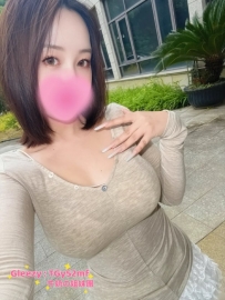 #台中 皮特：162/47/E/24歲 校花級臉蛋，卻願意為你張腿當母狗
