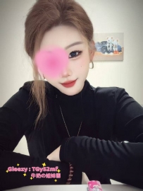 #雙北 CC：166/44/D/24歲 美甲師，喜歡做愛，短期約 口交時眼神