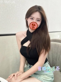 甜美汽車銷售，皮膚很白皙