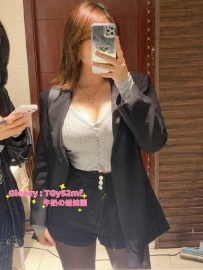#台南 洋洋：162/52/E/32歲 天然大奶，讓人看了就想揉 雪白肌
