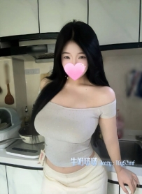 #台中 珂珂：162/50/G/24歲 客評 會貼心的幫忙洗澡，也會在射