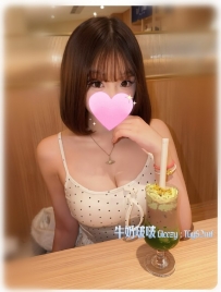 #高雄 晶晶：158/45/E/20歲 服務主動熱情大方 小舌不止很會親