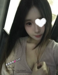 #高雄 妮妮：158/45/D/21歲 屁股超級翹！後背位時的視覺享受