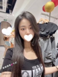 心動姊妹！ 星月：163/45/D/27歲 百貨櫃姐，寶貝這是原廠的，