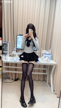 中-薇薇：164/44/C/21歲 8000