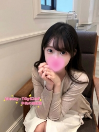 #台中 可兒：150/40/B/19歲 短裙白襪大腿，夾住你時超有青春味