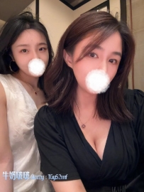 #雙北 #3P好搭檔 左-親親：160/44/C+24歲 美術老師，顔值乖乖，