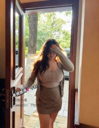 心動姊妹！ 子瑜：162/50/G/22歲 低頭滑 下巴永遠會先撞到軟軟